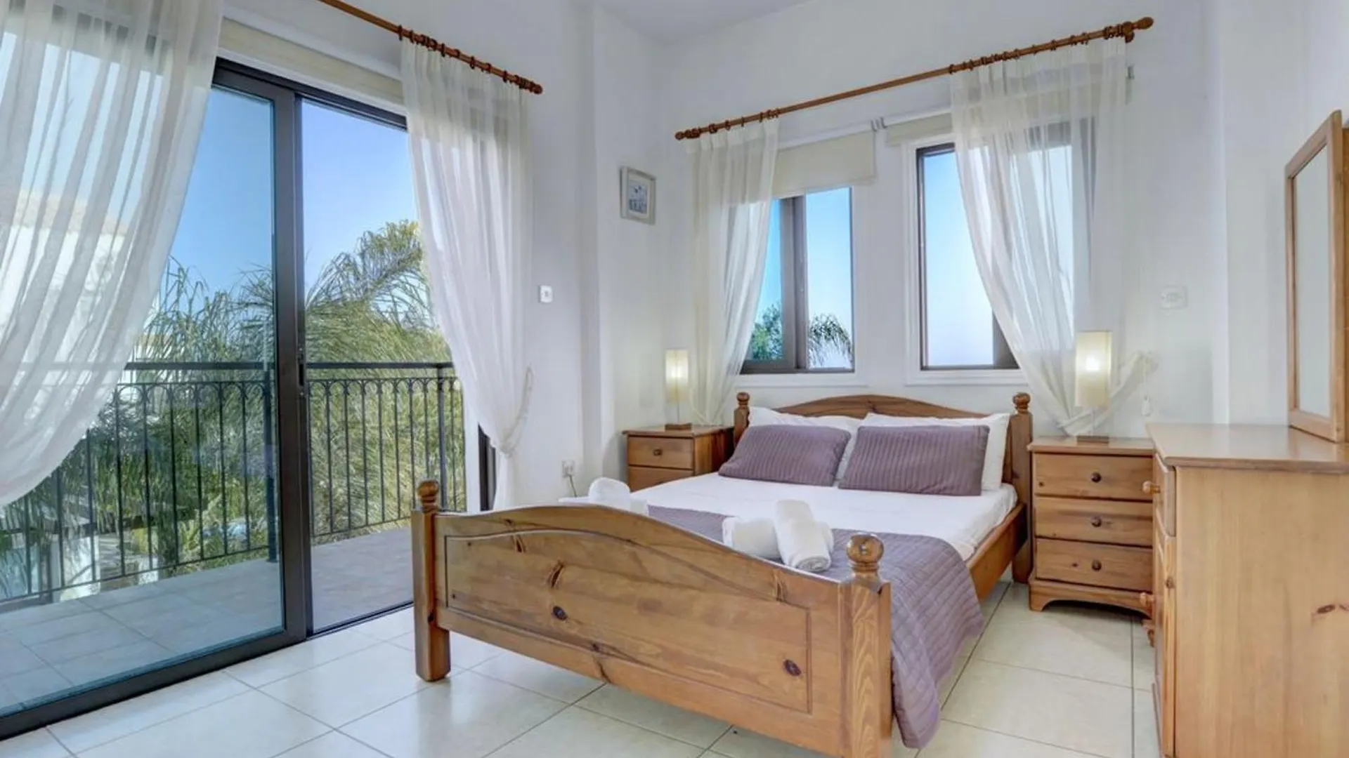 Villa Protaras Paralia, Spacious 4Bdr Central Protaras Villa, Close To Fig Tree Bay Beach Cyprus